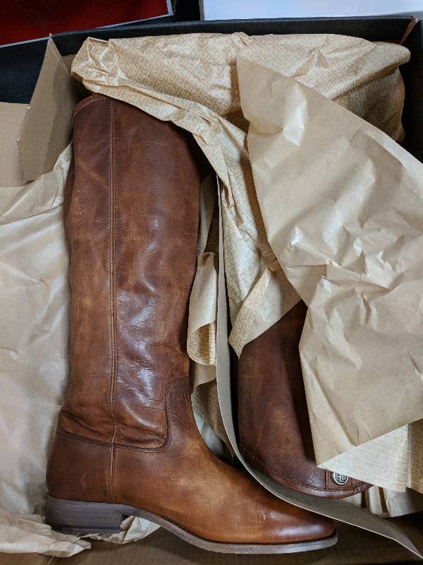 lot 74 image: Frye Womens Melissa Button 2 Knee-High Boot Cognac 9