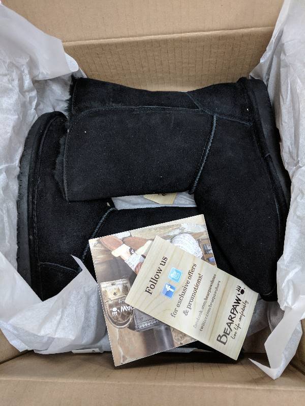 lot 81 image: Bearpaw WM Abigail Boot Black 8