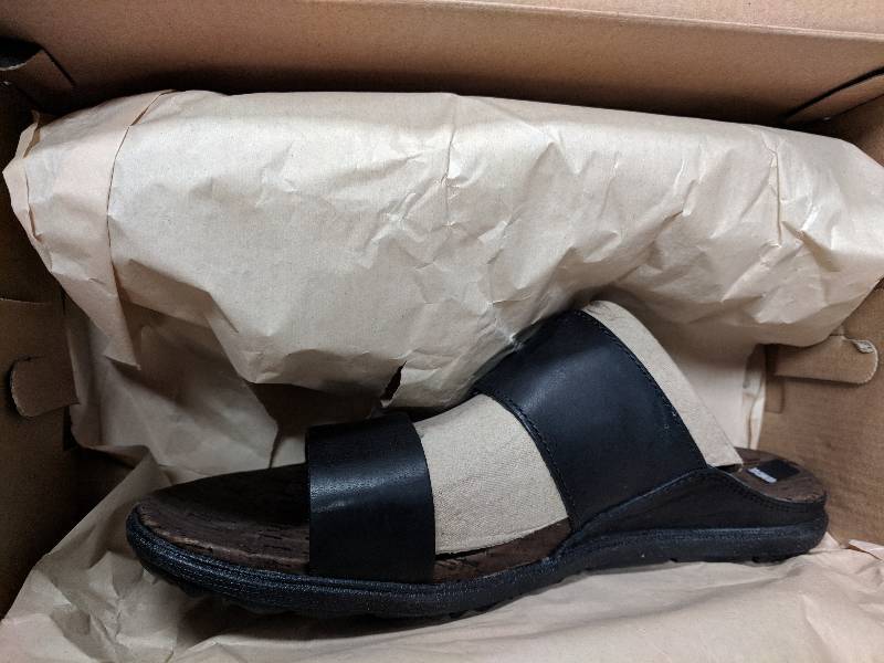 lot 88 image: Merrell Womens Around Town Slide Sandal Black 9