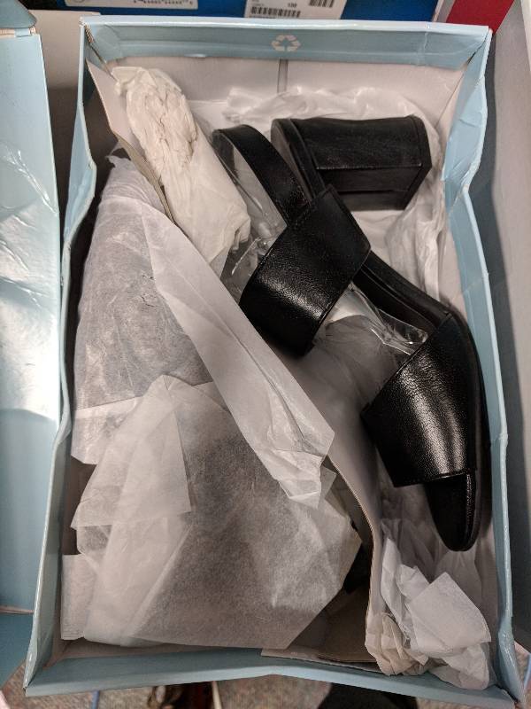 lot 89 image: LifeStride Womens Chemistry Dress Sandal  Wide Black 6.5