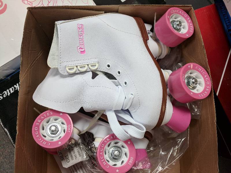 lot 99 image: Chicago Rink Skate Girls Juv 10