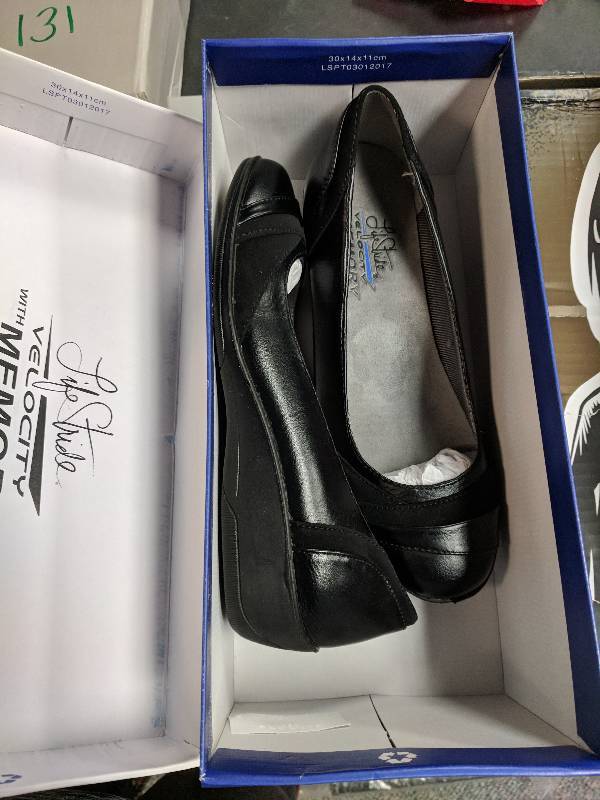 lot 133 image: Life Stride WM INDEED Casual Flat - Wide Black 6.5
