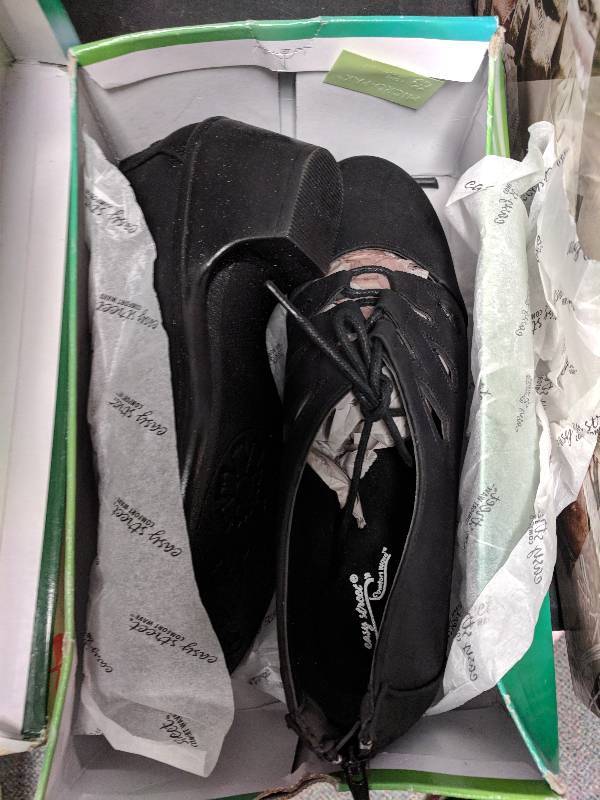 lot 149 image: Easy Street Womens Gildy Casual Black 11