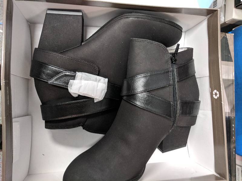 lot 150 image: Life Stride WM WENDY Bootie - Wide Black 8.5