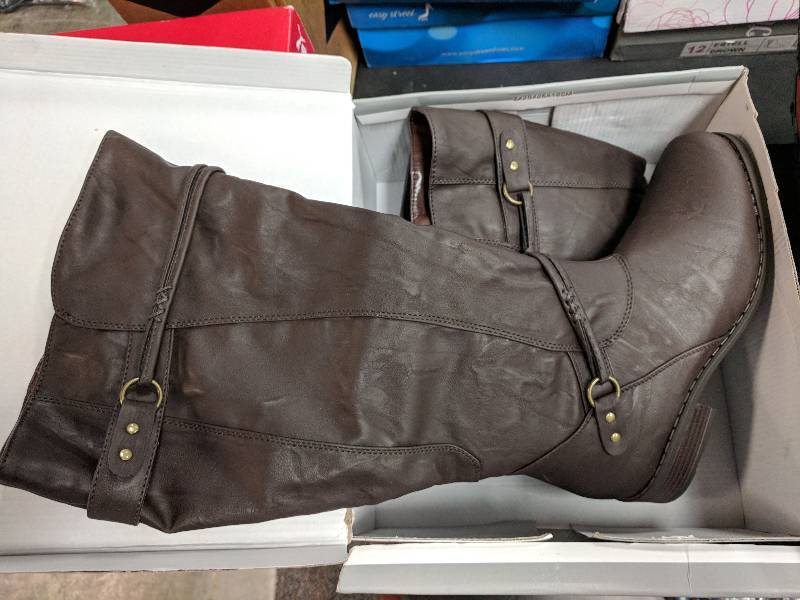 lot 160 image: Journee Collection Womens Harley Boot - Wide Calf Brown 7