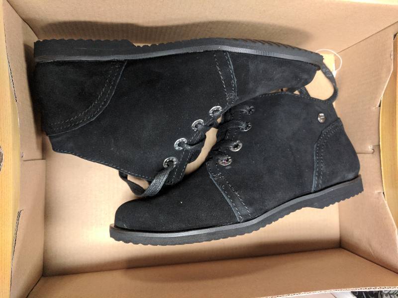 lot 164 image: Bearpaw Womens Clariesse Desert Bootie Black 5