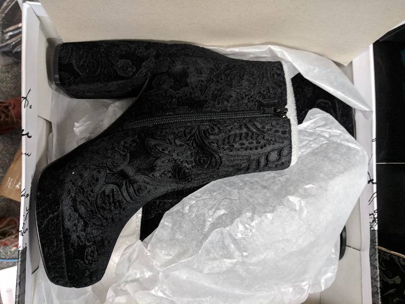 lot 165 image: Kensie Womens Emeline Bootie Black 7.5