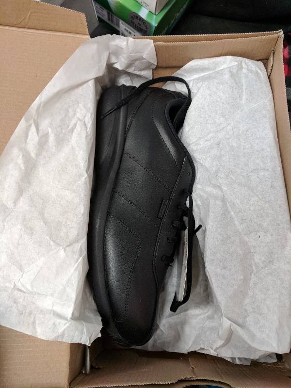 lot 178 image: New Balance Mens 526 Work Shoe - Wide Black 9 12