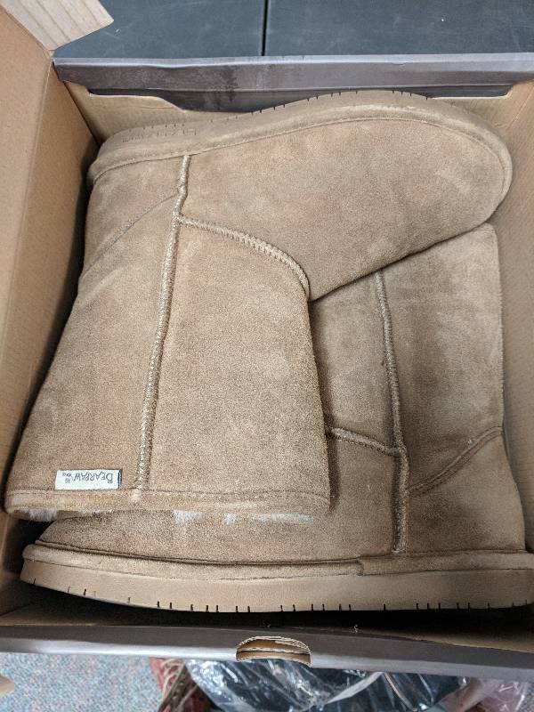 lot 180 image: BEARPAW WM EMMA 8 BOOT Hickory 10