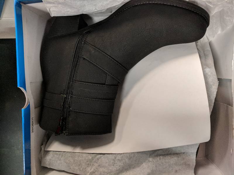 lot 193 image: Easy Street Womens Coby Bootie Black 8.5