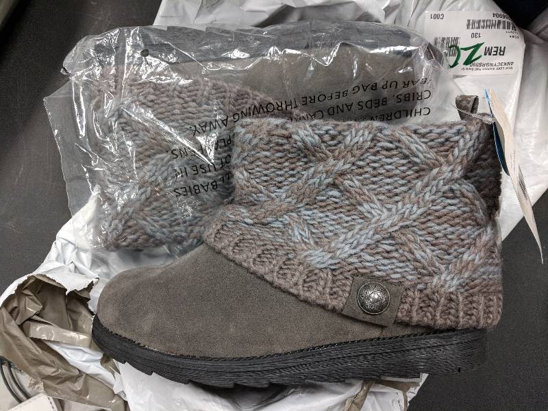 lot 207 image: MUK LUKS Womens Patti Boots Gray 9