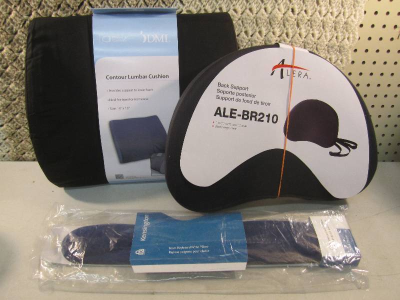 lot 94 image: Lot of 3 - Foam Keyboard Wrist Pill...