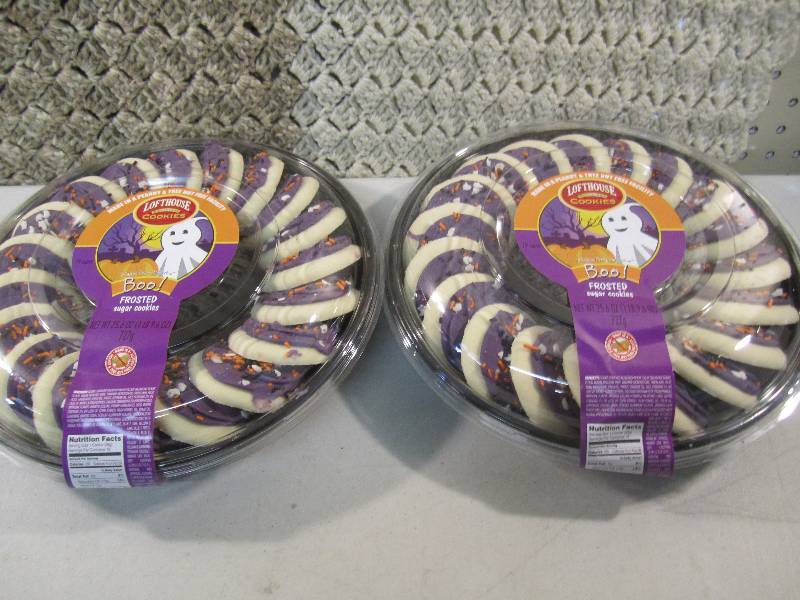 lot 212 image: Lot of 2 Packs of 19 Frosted Sugar ...
