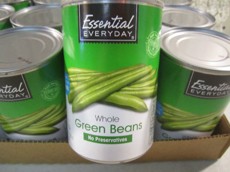 lot 226 image: Lot of 12 Cans Whole Green Beans Be...