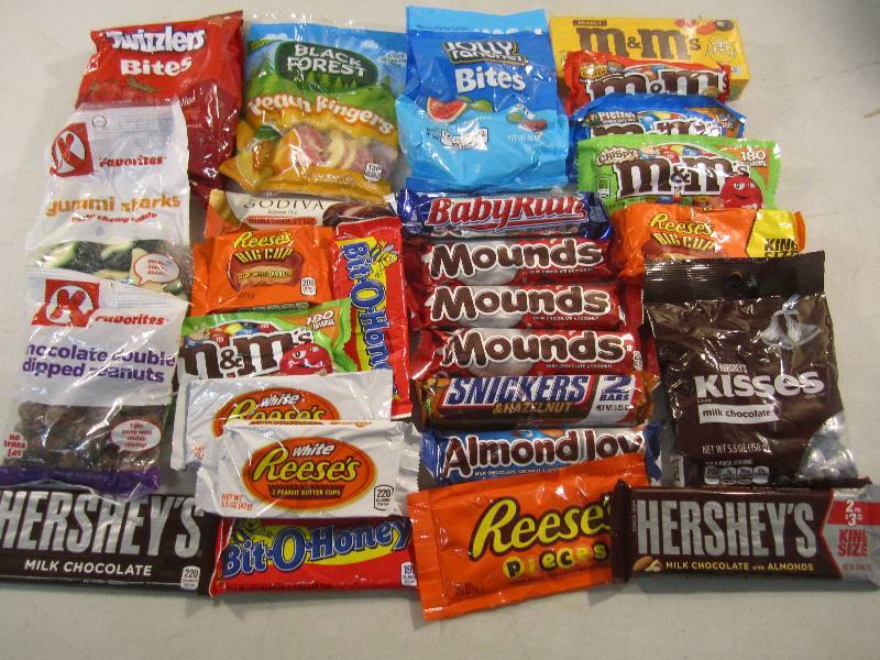 lot 238 image: Mixed Lot of Misc Candy Etc. Lots v...