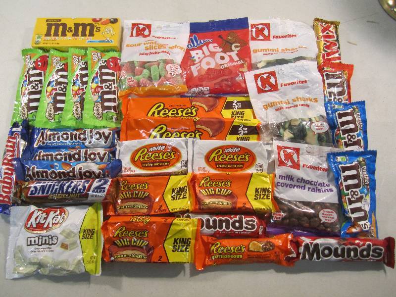 lot 241 image: Mixed Lot of Misc Candy Etc. Lots v...
