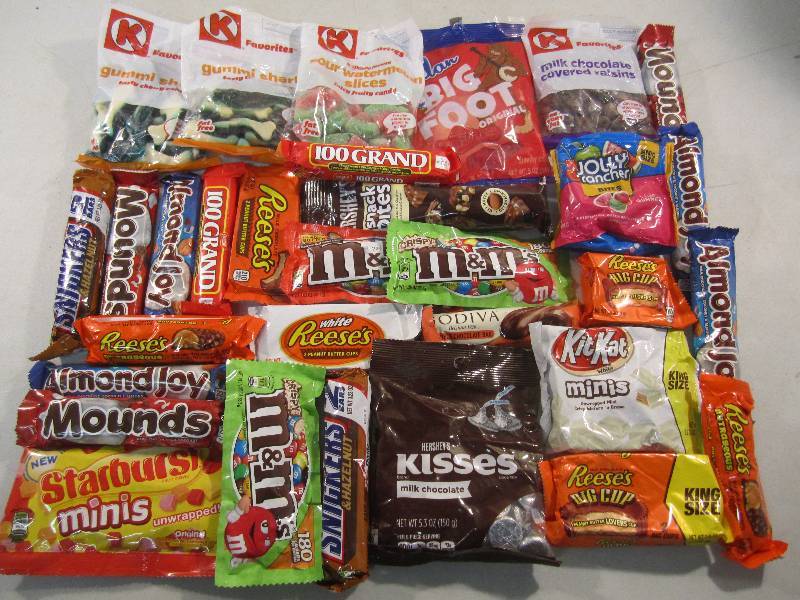 lot 243 image: Mixed Lot of Misc Candy Etc. Lots v...