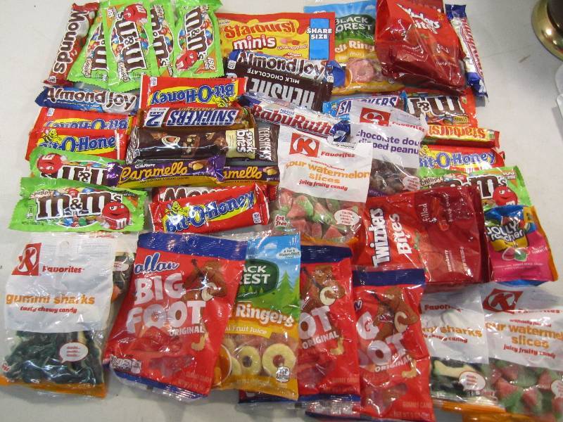 lot 245 image: Mixed Lot of Misc Candy Etc. Lots v...