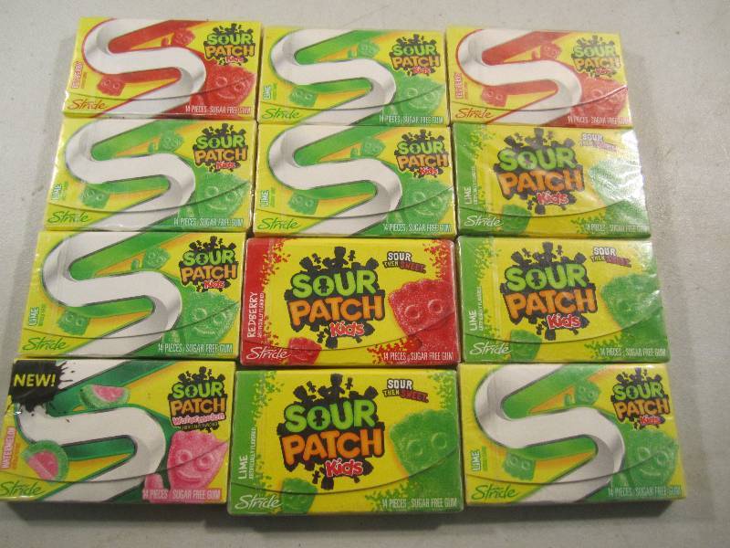 lot 302 image: Lot of 12 Packs Various Flavor Stri...