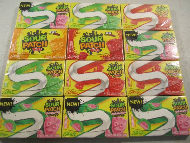 lot 304 image: Lot of 12 Packs Various Flavor Stri...