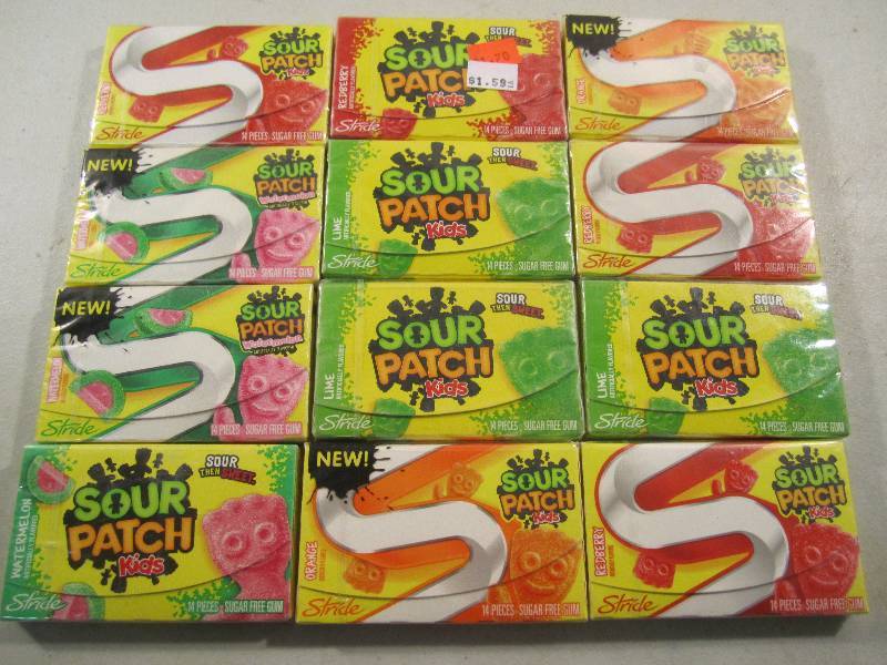 lot 305 image: Lot of 12 Packs Various Flavor Stri...