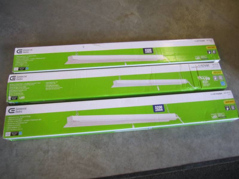 lot 7 image: Lot of 3 - 4 foot Linkable LED Shop...