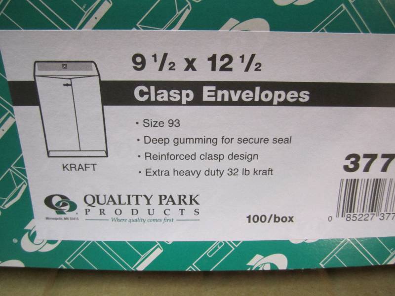 lot 36 image: Lot of 400 - 9.5 x 12.5 Clasp Mai...