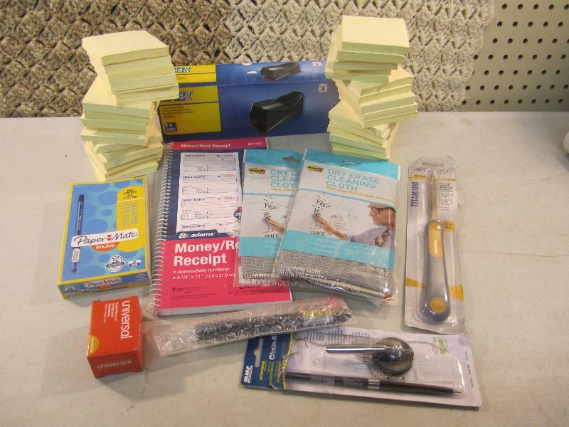 lot 39 image: Mix Lot Office Items Post-Its, Elec...