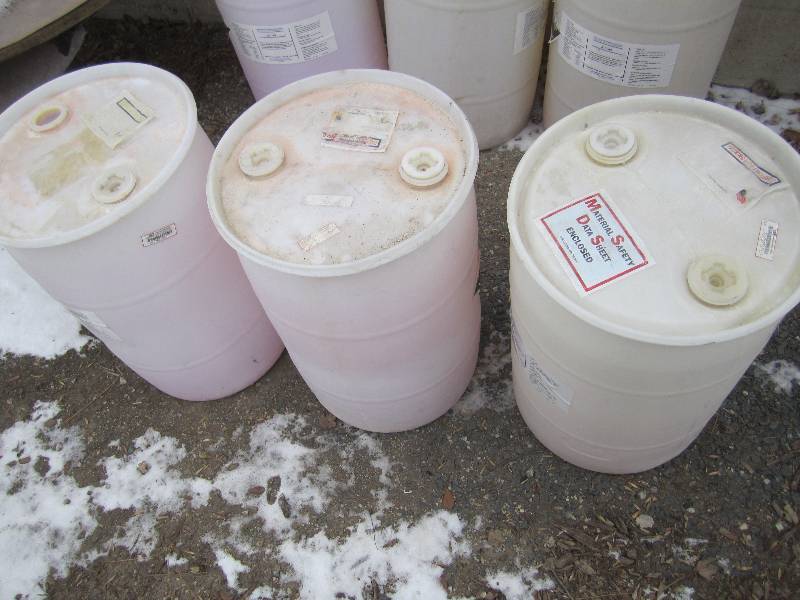lot 58 image: Lot of 3 - 30 Gallon Plastic Barrel...