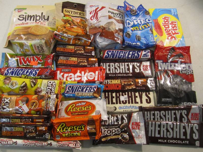 lot 75 image: Mixed Lot of Misc Candy Etc (candy ...