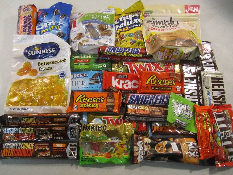 lot 76 image: Mixed Lot of Misc Candy Etc (candy ...