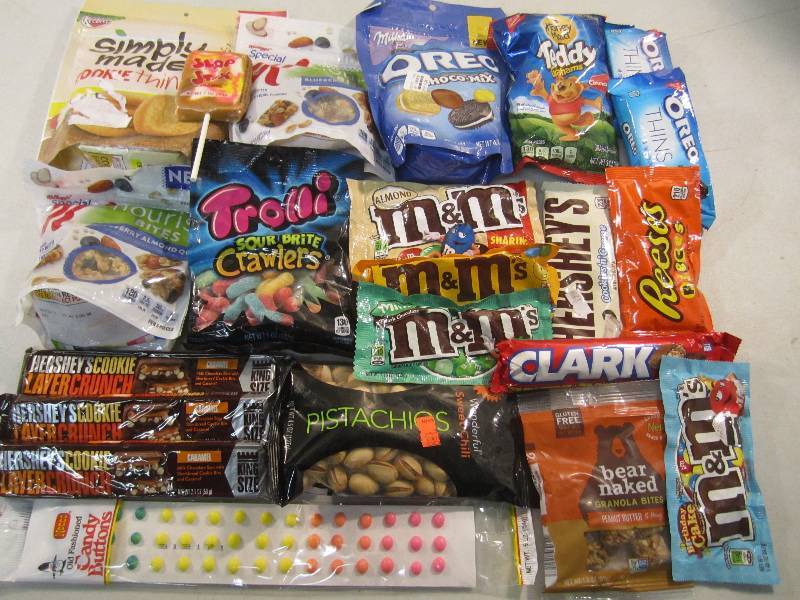 lot 78 image: Mixed Lot of Misc Candy Etc (candy ...