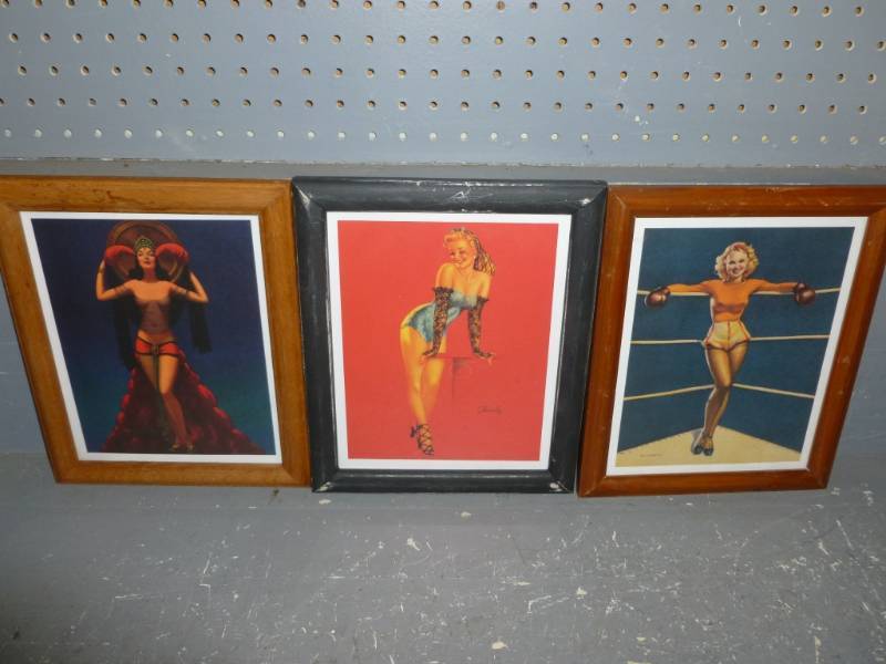 lot 18 image: Pin Up Girl Pictures
