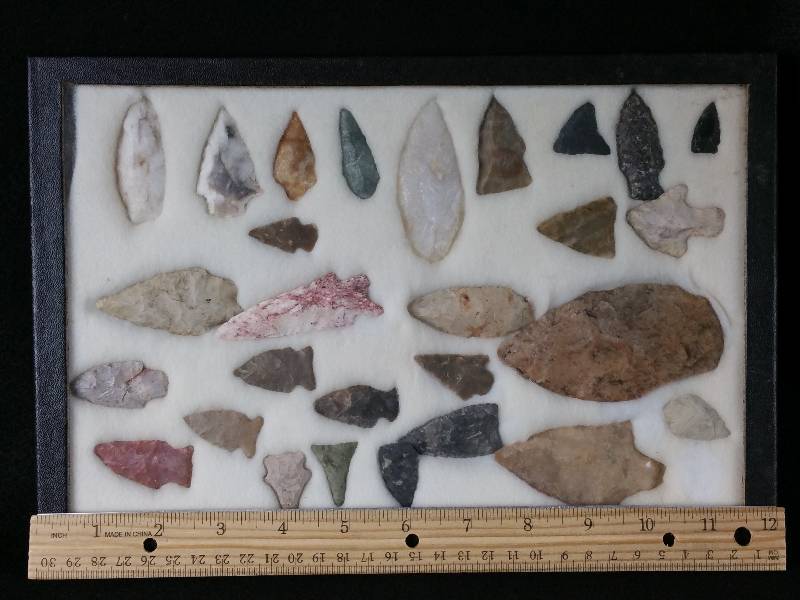 lot 15 image: (28) Various Native American Arrowheads