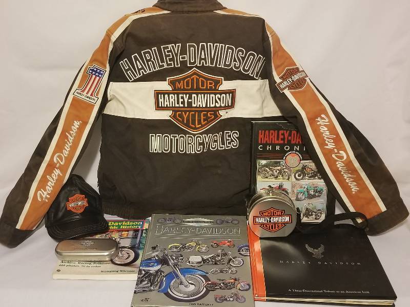 HARLEY-DAVIDSON MEMORABILIA