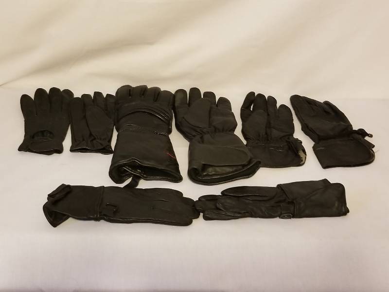 LEATHER GLOVES