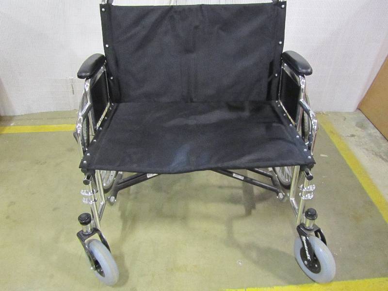 lot 67 image: Drive Sentra EC Heavy Duty Extra Wide Wheelchair