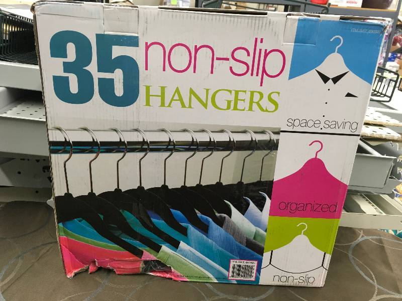 35 NON SLIP HANGERS