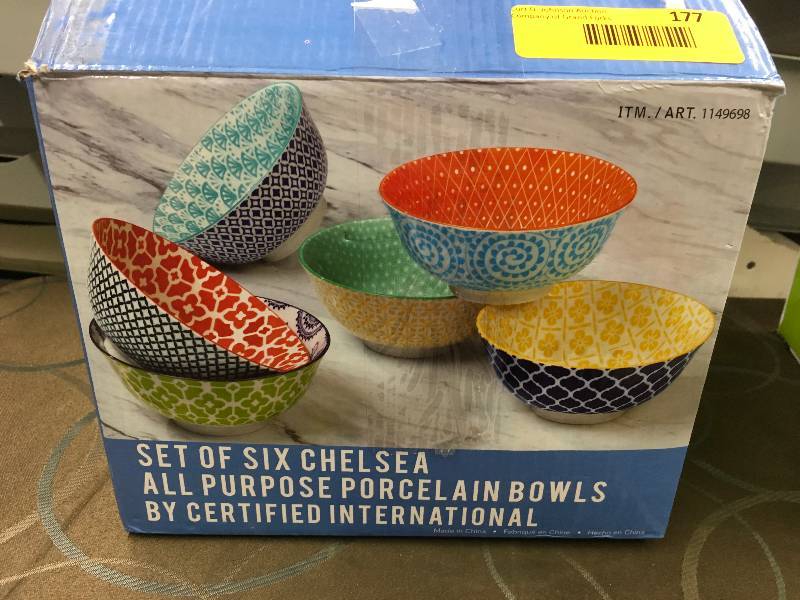 SET OF 6 PORCELAIN BOWLS