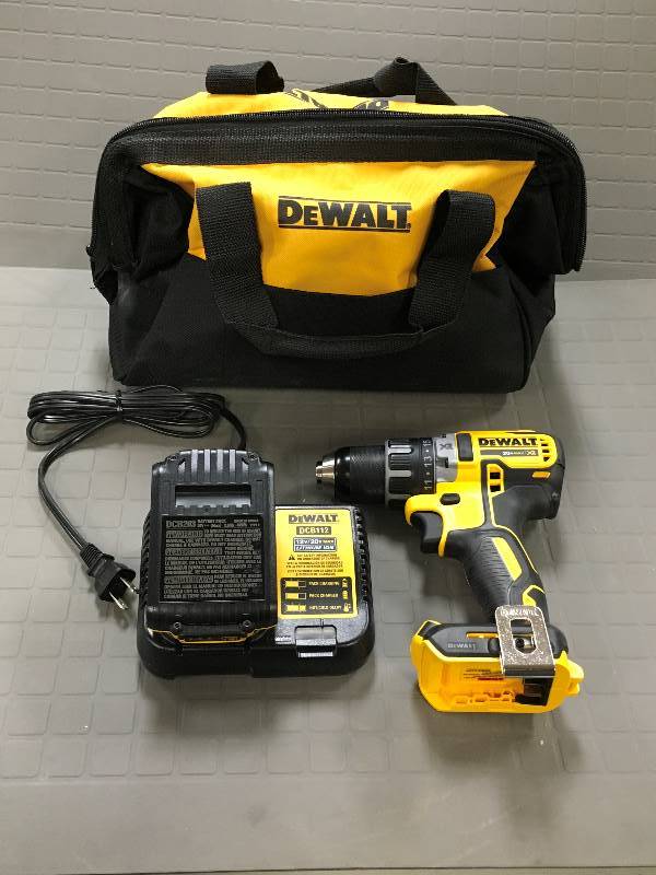 lot 5 image: DeWalt 20-Volt MAX XR Lithium-Ion Cordless 12 in. Brushless Compact DrillDiver Kit in working conditions