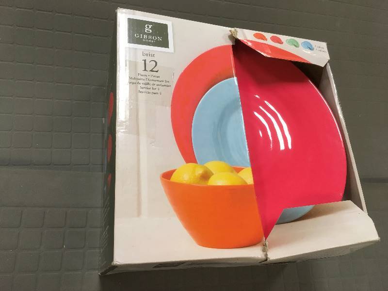lot 55 image: Gibson Brist 12 Piece Dinnerware Set in 4 Assorted Colors