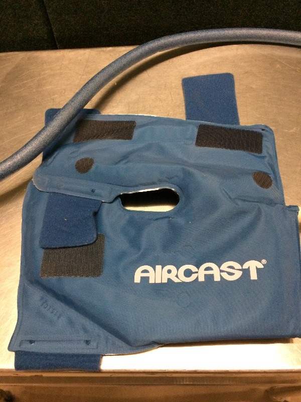 lot 8 image: AIRCAST KNEE CRYOCUFF WCOOLER - Uninterrupted Focal Compression & Cooling Of Joint - Excellent Condition
