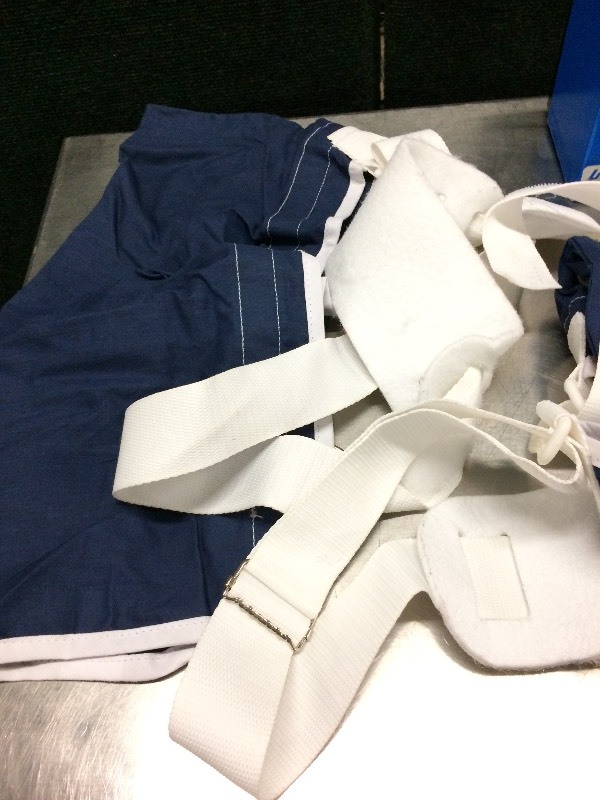 lot 17 image: Multiple Patient Arm Slings - Look New