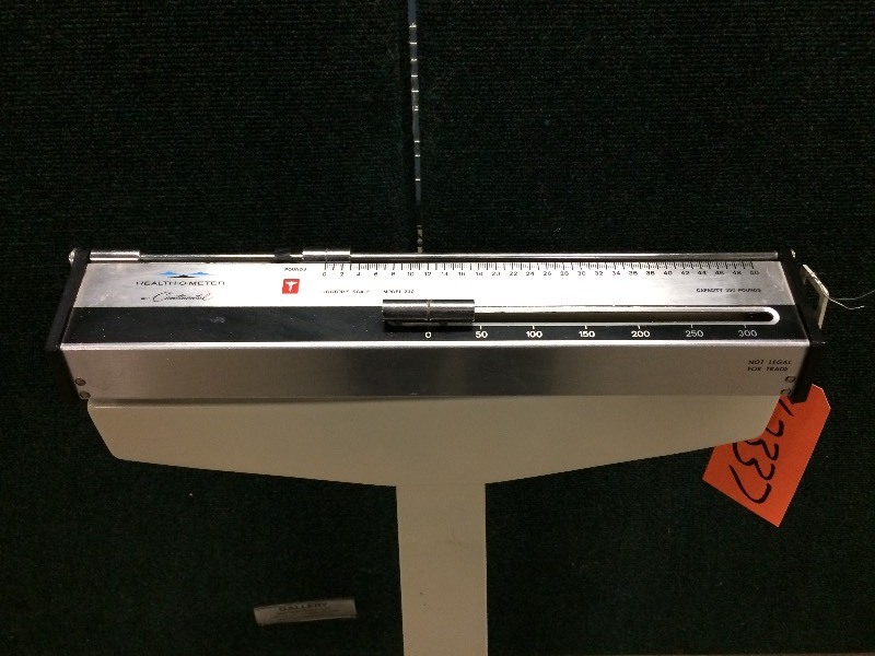 lot 19 image: Health-O-Meter Doctors Precision Model 230 Patient Scale 350lb Capacity - Great Condition