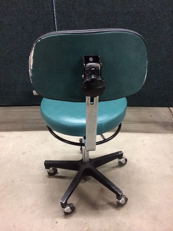 lot 54 image: High Quality Reliance 5346 Pneumatic Stool with Back & Ring - Super Condition Except For Back Has Wear - Can Be Removed To Use The Stool Only