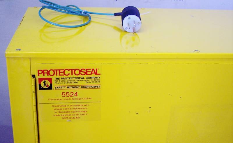 lot 7 image: WOW Heavy Duty Professional Protectoseal 5524 Flammable Liquids Storage Cabinet With 5 Adjustable Shelves - 39 wide x 12 deep x 39 high - Great Condition No Key - NOTE 186lbs