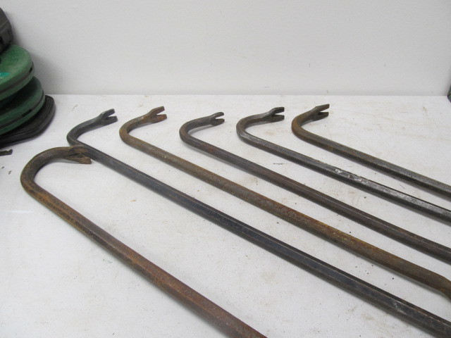 lot 66 image: Group of Heavy Duty Crowbars