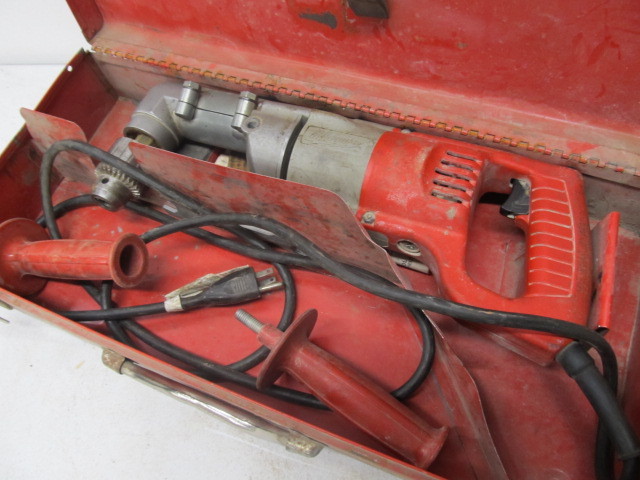 lot 70 image: Working Heavy Duty MILWAUKEE Reversible Right Angle Drill