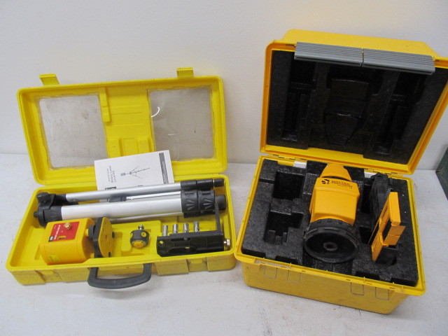 lot 72 image: Pair of Lazer Level Kits