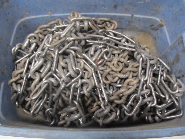 lot 76 image: Large Bin of Heavy Duty Chain